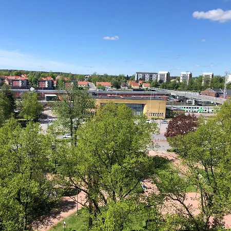 By The Railway Station Park Apartment *