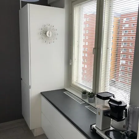 By The Railway Station Park Apartment *